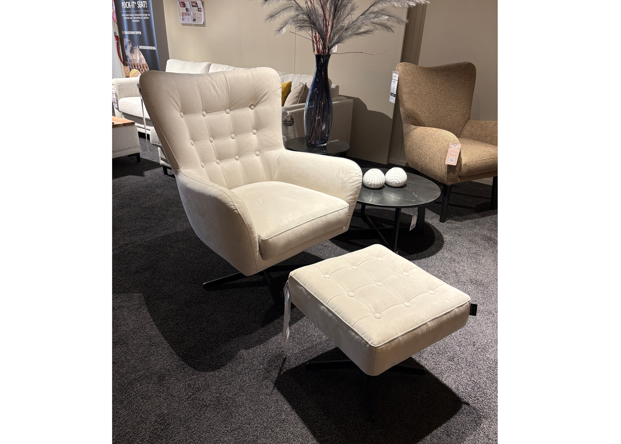Flyn fauteuil + hocker UrbanSofa