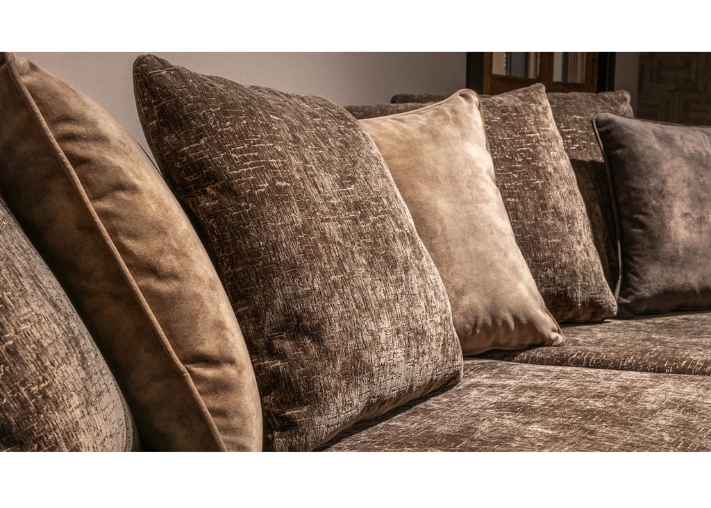 bodhi-bank-urbansofa-casia-manhatten-savanna-vele-stoffen-9