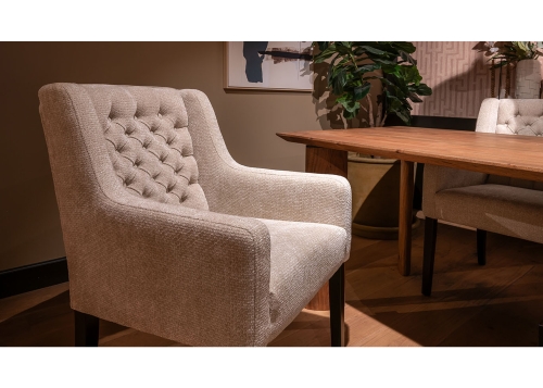 dionne-eetstoel-urbansofa-verschillende-ruggen-stof-microleder-3