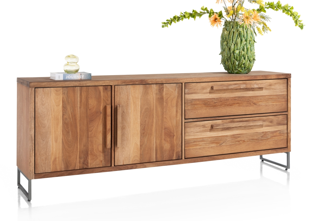 Everest dressoir 220, gemaakt in Mangifera fineer perspectief