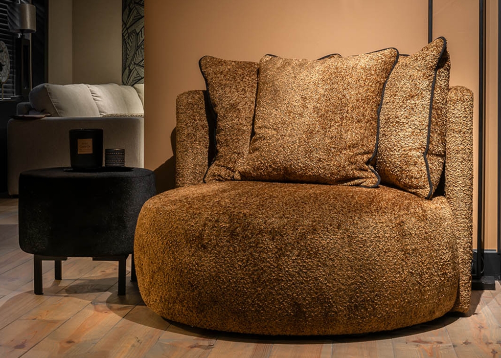 Nova fauteuil van UrbanSofa is leverbaar in meer dan 200 stoffen en microleders-1