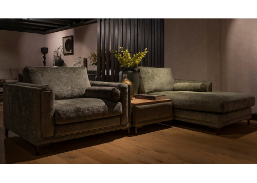 Quinn van UrbanSofa met hocker