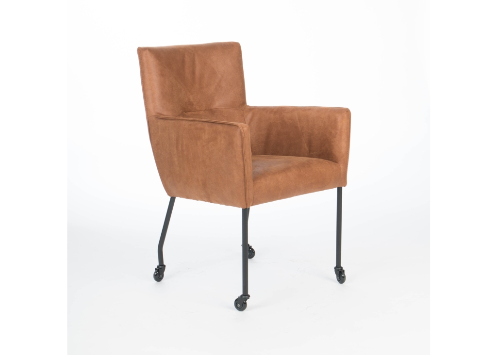 Numa armstoel in stof of leer schuin-voor